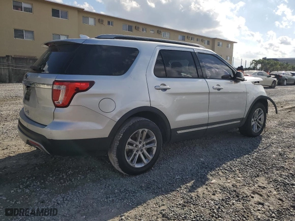 2017 Ford Explorer XLT with VIN 1FM5K7D80HGD78911, listed as a Copart auction lot 49745335 with 134,461 mi miles and Salvage Title. Bid and sale history available at carsss.com. Image 3.