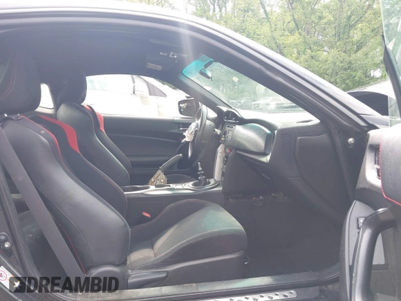 2013 Scion FR-S z VIN JF1ZNAA18D1725776, wystawiony jako IAAI lot #42198745 z przebiegiem 174 192 mil mil oraz . Historia ofert i sprzedaży dostępna na DreamBid. Obrazek 5.