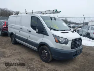 2017 Ford Transit z VIN 1FTYE1ZM8HKB56318, wystawiony jako IAAI lot #41344630 z przebiegiem 168 462 mil mil oraz . Historia ofert i sprzedaży dostępna na DreamBid. Obrazek 1.