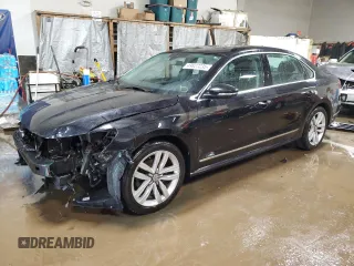 2017 Volkswagen Passat SEL Premium z VIN 1VWCT7A34HC078780, wystawiony jako Copart lot #49827235 z przebiegiem 94 618 mil mil oraz Szkoda całkowita • Salvage title. Historia ofert i sprzedaży dostępna na DreamBid. Obrazek 1.