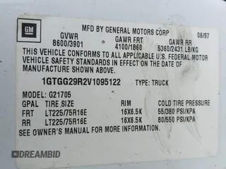 1997 GMC Savana z VIN 1GTGG29R2V1095122, wystawiony jako IAAI lot #42228877 z przebiegiem 120 646 mil mil oraz . Historia ofert i sprzedaży dostępna na DreamBid. Obrazek 9.