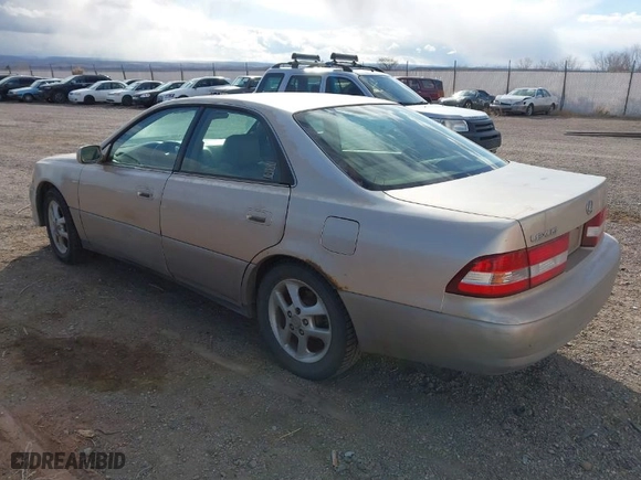 2000 Lexus ES 300 with VIN JT8BF28G1Y5099039, listed as a IAAI auction lot 41702348 with 229,398 mi miles. Bid and sale history available at carsss.com. Image 3.