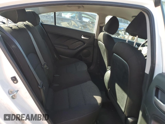 2018 Kia Forte LX with VIN 3KPFK4A71JE281810, listed as a Copart auction lot 48655715 with 101,804 mi miles and Salvage Title. Bid and sale history available at carsss.com. Image 10.