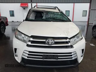 2018 Toyota Highlander SE with VIN 5TDKZRFH9JS536377, listed as a IAAI auction lot 42189368 with 71,979 mi miles and . Bid and sale history available at DreamBid. Image 13.