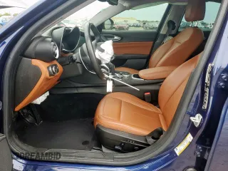 2021 Alfa Romeo Giulia with VIN ZARFAMAN6M7639186, listed as a Copart auction lot 58371745 with 46,162 mi miles and Salvage title. Bid and sale history available at DreamBid. Image 7.