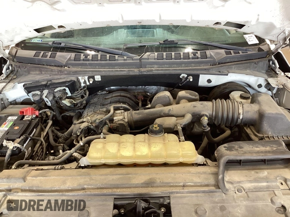 2019 Ford F-150 XL z VIN 1FTMF1CB0KKD36063, wystawiony jako IAAI lot #42459469 z przebiegiem 104 067 mil mil oraz . Historia ofert i sprzedaży dostępna na DreamBid. Obrazek 5.