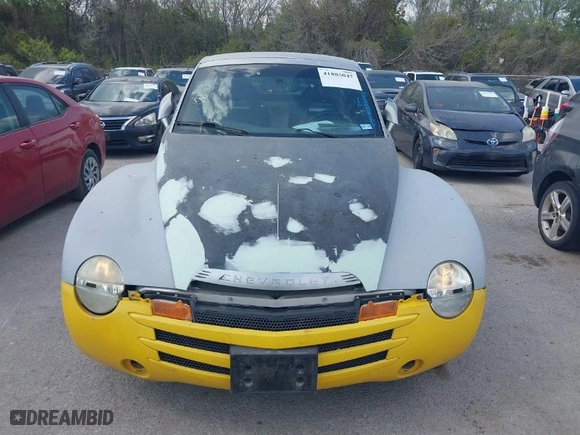 2004 Chevrolet SSR LS with VIN 1GCES14P64B114060, listed as a IAAI auction lot 41885047 with 86854 miles. Bid and sale history available at carsss.com. Image 6.