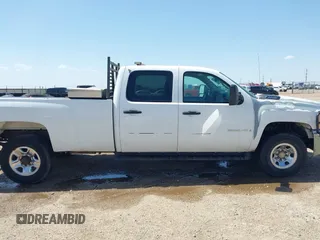 2009 Chevrolet Silverado 3500HD with VIN 1GBHK83699F159061, listed as a IAAI auction lot 41982560 with 352,309 mi miles and . Bid and sale history available at DreamBid. Image 13.