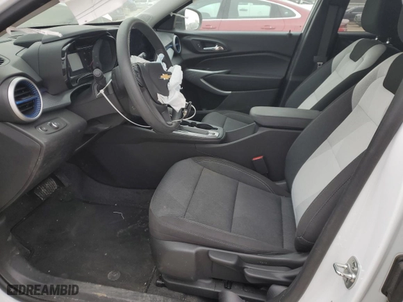 2025 Chevrolet Trax LS with VIN KL77LFEP3SC014519, listed as a Copart auction lot 44345225 with 8,594 mi miles and Salvage Title. Bid and sale history available at carsss.com. Image 7.