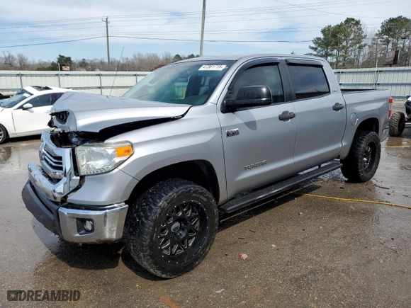 2017 Toyota Tundra 4WD SR5 with VIN 5TFDW5F11HX656661, listed as a Copart auction lot 47361715 with 208,759 mi miles and Salvage Title. Bid and sale history available at carsss.com. Image 1.