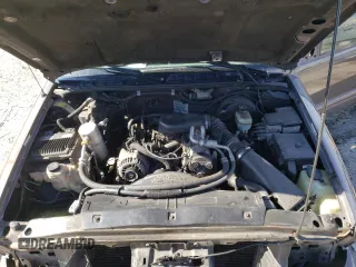 1998 GMC Sonoma SLS with VIN 1GTCS19X2W8516898, listed as a Copart auction lot 43939394 with 257,328 mi miles and Salvage Title. Bid and sale history available at DreamBid. Image 12.
