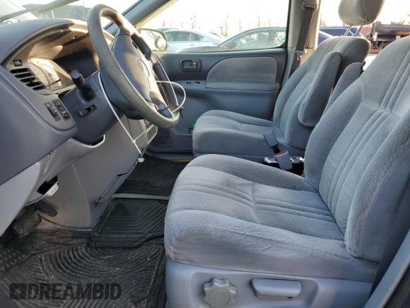 2002 Toyota Sienna CE with VIN 4T3ZF19C62U448900, listed as a Copart auction lot 48347055 with 207,018 mi miles and Salvage Title. Bid and sale history available at carsss.com. Image 7.