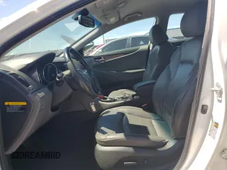 2012 Hyundai Sonata Hybrid z VIN KMHEC4A42CA032867, wystawiony jako Copart lot #61369295 z przebiegiem 151 751 mil mil oraz Czysty tytuł • Clean title. Historia ofert i sprzedaży dostępna na DreamBid. Obrazek 7.