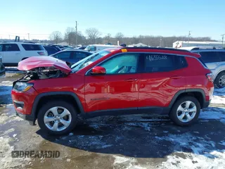 2018 Jeep Compass Altitude with VIN 3C4NJDBB0JT192615, listed as a IAAI auction lot 41633528 with 81,983 mi miles and . Bid and sale history available at carsss.com. Image 13.