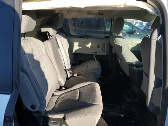 2024 Toyota Sienna LE with VIN 5TDGSKFC4RS112719, listed as a Copart auction lot 41977365 with 0 mi miles and Salvage Title. Bid and sale history available at carsss.com. Image 11.