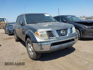2007 Nissan Frontier SE z VIN 1N6AD07U07C453204, wystawiony jako IAAI lot #42454063 z przebiegiem 293 398 mil mil oraz . Historia ofert i sprzedaży dostępna na DreamBid. Obrazek 1.