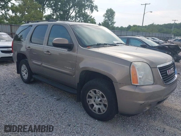 2007 GMC Yukon SLT with VIN 1GKFK13077J337862, listed as a IAAI auction lot 39675655 with 200,800 mi miles. Bid and sale history available at carsss.com. Image 1.