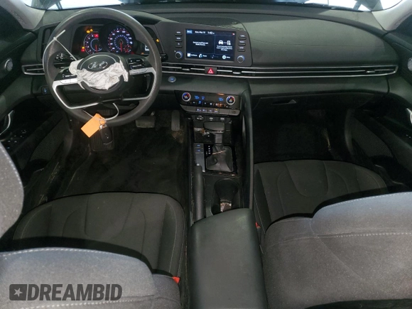 2021 Hyundai Elantra SEL z VIN 5NPLM4AG7MH003345, wystawiony jako Copart lot #56551285 z przebiegiem 76 675 mil mil oraz Szkoda całkowita • Salvage title. Historia ofert i sprzedaży dostępna na DreamBid. Obrazek 8.