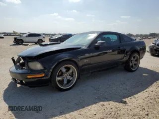 2007 Ford Mustang GT Deluxe with VIN 1ZVFT82H475224188, listed as a Copart auction lot 44496515 with 130,374 mi miles and Salvage title. Bid and sale history available at DreamBid. Image 1.