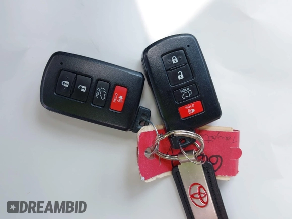 2018 Toyota RAV4 XLE with VIN 2T3RFREV0JW786393, listed as a IAAI auction lot 41997778 with 44,666 mi miles. Bid and sale history available at carsss.com. Image 11.