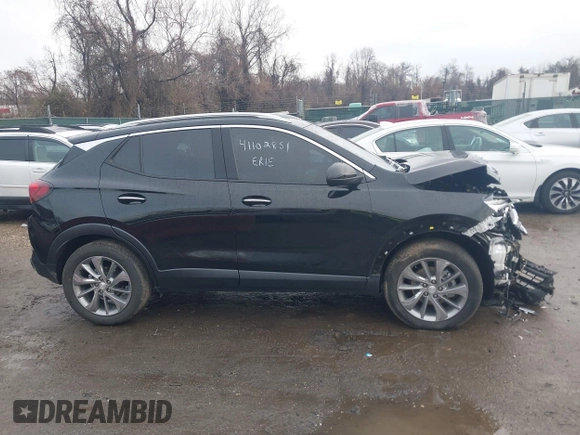 2023 Buick Encore GX Essence z VIN KL4MMGSL7PB104001, wystawiony jako IAAI lot #41102851 z przebiegiem 32 766 mil mil oraz . Historia ofert i sprzedaży dostępna na DreamBid. Obrazek 14.