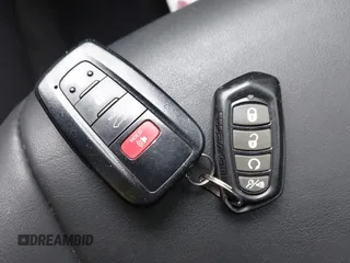 2021 Toyota RAV4 XLE Premium с VIN 2T3A1RFV4MC184144, выставлен на аукционе IAAI как лот 41541562 с пробегом 76 326 миль миль и . История ставок и продаж доступна на DreamBid. Изображение 11.