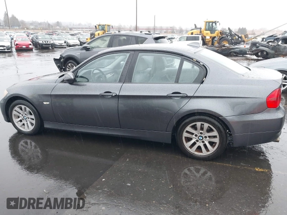 2007 BMW 3 Series 328i z VIN WBAVA33557KX75790, wystawiony jako IAAI lot #41494012 z przebiegiem 115 236 mil mil oraz . Historia ofert i sprzedaży dostępna na DreamBid. Obrazek 14.
