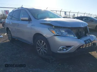 2016 Nissan Pathfinder Platinum with VIN 5N1AR2MM6GC631827, listed as a IAAI auction lot 40772360 with 139,998 mi miles. Bid and sale history available at carsss.com. Image 1.
