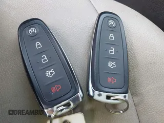 2019 Ford Escape SE z VIN 1FMCU0GD1KUA12322, wystawiony jako IAAI lot #42232033 z przebiegiem 141 764 mil mil oraz . Historia ofert i sprzedaży dostępna na DreamBid. Obrazek 11.