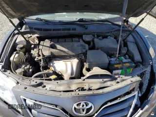 2011 Toyota Camry LE z VIN 4T4BF3EK3BR156937, wystawiony jako Copart lot #57290555 z przebiegiem 299 321 mil mil oraz Szkoda całkowita • Salvage title. Historia ofert i sprzedaży dostępna na DreamBid. Obrazek 11.