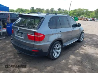 2007 BMW X5 3.0si z VIN 5UXFE43577L016195, wystawiony jako IAAI lot #42323000 z przebiegiem 88 318 mil mil oraz . Historia ofert i sprzedaży dostępna na DreamBid. Obrazek 4.