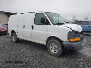 2006 Chevrolet Express Cargo Van with VIN 1GCGG25V061171537, listed as a Copart auction lot 44305285 with 98,495 mi miles and Salvage Title. Bid and sale history available at carsss.com. Image 4.