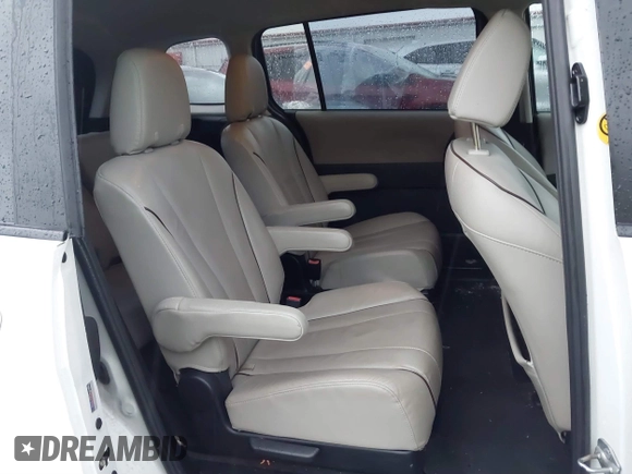 2015 Mazda Mazda5 Grand Touring with VIN JM1CW2DL6F0185594, listed as a IAAI auction lot 41470568 with 116,309 mi miles. Bid and sale history available at carsss.com. Image 8.