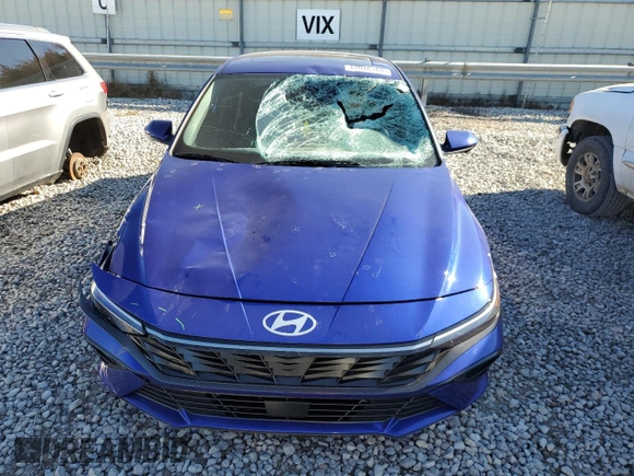 2024 Hyundai Elantra SEL with VIN KMHLS4DG4RU786277, listed as a Copart auction lot 82040184 with 8,561 mi miles and Salvage title. Bid and sale history available at DreamBid. Image 5.