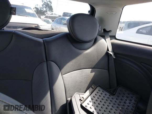 2009 MINI Hardtop with VIN WMWMF335X9TW71208, listed as a IAAI auction lot 41535653 with 148,660 mi miles and . Bid and sale history available at DreamBid. Image 8.