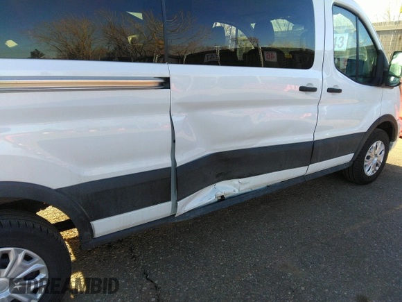 2024 Ford Transit Passenger XL z VIN 1FBAX2YG1RKA02357, wystawiony jako IAAI lot #41798726 z przebiegiem 23 315 mil mil oraz . Historia ofert i sprzedaży dostępna na DreamBid. Obrazek 6.