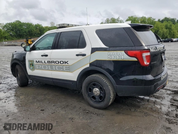 2016 Ford Police Interceptor Utility z VIN 1FM5K8AR8GGA97151, wystawiony jako Copart lot #58217185 z przebiegiem Nie podano mil oraz Szkoda całkowita • Salvage title. Historia ofert i sprzedaży dostępna na DreamBid. Obrazek 2.