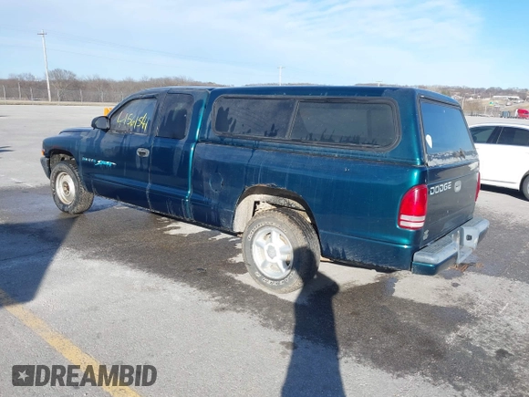 1997 Dodge Dakota with VIN 1B7GL23X8VS124300, listed as a IAAI auction lot 41561541 with 170,248 mi miles. Bid and sale history available at carsss.com. Image 3.