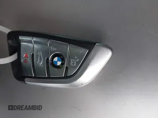 2019 BMW 5 Series M550i xDrive z VIN WBAJB9C54KB288992, wystawiony jako IAAI lot #41302127 z przebiegiem 48 418 mil mil oraz . Historia ofert i sprzedaży dostępna na DreamBid. Obrazek 11.