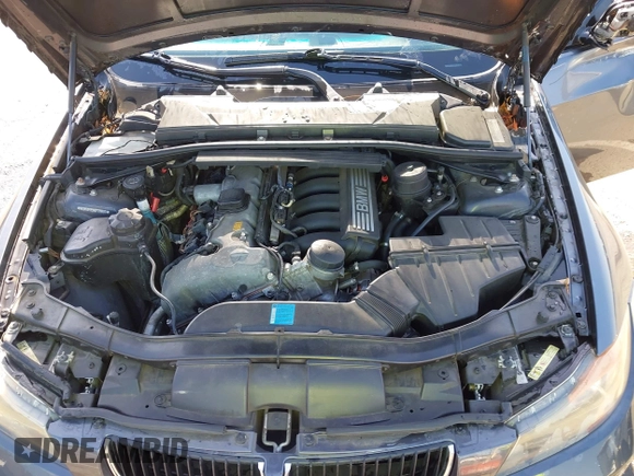 2006 BMW 3 Series 325i with VIN WBAVB13586PT20659, listed as a IAAI auction lot 42085341 with 96,128 mi miles. Bid and sale history available at carsss.com. Image 10.