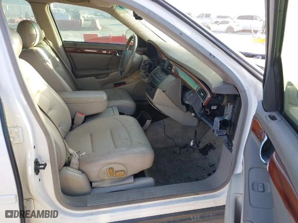 2001 Cadillac DeVille with VIN 1G6KD54Y41U109326, listed as a IAAI auction lot 41647506 with 1 mi miles. Bid and sale history available at carsss.com. Image 5.