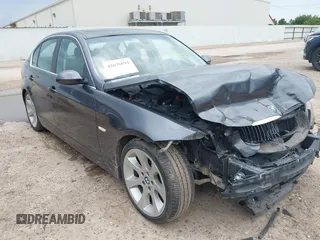 2006 BMW 3 Series 330i z VIN WBAVB33556PS14715, wystawiony jako IAAI lot #42676694 z przebiegiem 155 915 mil mil oraz . Historia ofert i sprzedaży dostępna na DreamBid. Obrazek 1.
