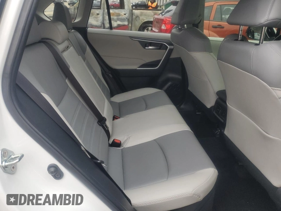 2024 Toyota RAV4 Hybrid XLE Premium с VIN JTMB6RFV2RJ046614, выставлен на аукционе Copart как лот 51160525 с пробегом 18 365 миль миль и Списание • Salvage title. История ставок и продаж доступна на DreamBid. Изображение 11.