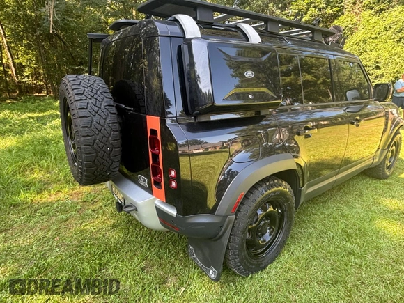 2022 Land Rover Defender S with VIN SALEJ7RX5N2063532, listed as a Copart auction lot 66183175 with 22,966 mi miles and Clean title. Bid and sale history available at DreamBid. Image 4.