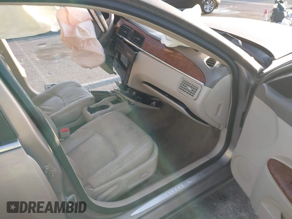 2006 Buick LaCrosse CXL with VIN 2G4WD582161152752, listed as a IAAI auction lot 41980061 with 79,770 mi miles. Bid and sale history available at carsss.com. Image 5.