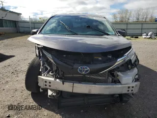 2022 Toyota Sienna LE z VIN 5TDKSKFC6NS063429, wystawiony jako Copart lot #54986965 z przebiegiem Nie podano mil oraz Szkody całkowita. Historia ofert i sprzedaży dostępna na DreamBid. Obrazek 5.