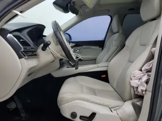 2019 Volvo XC90 Momentum with VIN YV4102PK0K1453715, listed as a Copart auction lot 43572475 with 101,678 mi miles and Clean Title. Bid and sale history available at carsss.com. Image 7.