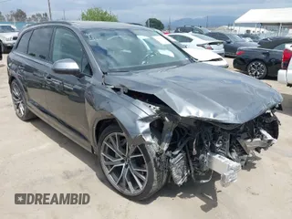 2019 Audi Q7 Prestige with VIN WA1VAAF73KD015837, listed as a IAAI auction lot 41960266 with 31,466 mi miles. Bid and sale history available at carsss.com. Image 1.