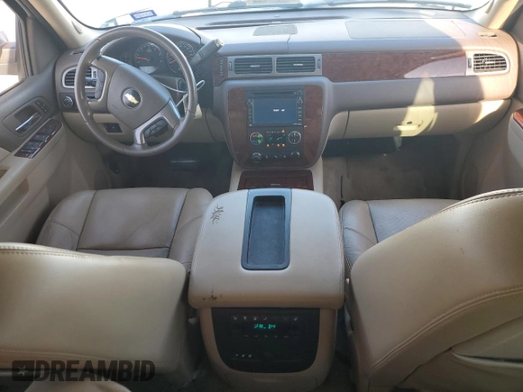 2010 Chevrolet Tahoe LTZ z VIN 1GNUCCE06AR203496, wystawiony jako Copart lot #83473464 z przebiegiem 157 480 mil mil oraz Szkoda całkowita • Salvage title. Historia ofert i sprzedaży dostępna na DreamBid. Obrazek 8.