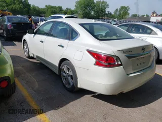 2015 Nissan Altima 2.5 S with VIN 1N4AL3AP0FC246780, listed as a IAAI auction lot 42207239 with 228,572 mi miles. Bid and sale history available at carsss.com. Image 3.